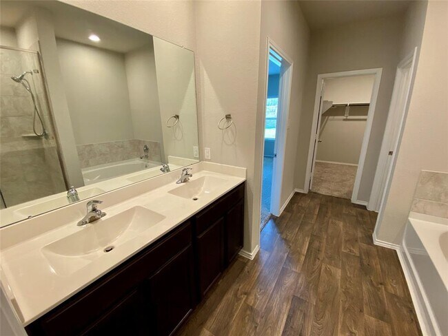 Building Photo - 13832 Rock Island Trl