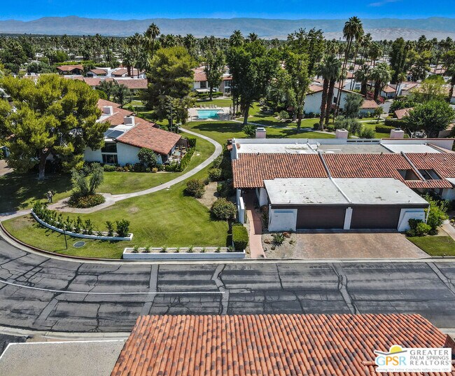 Building Photo - 1347 Primavera Dr W
