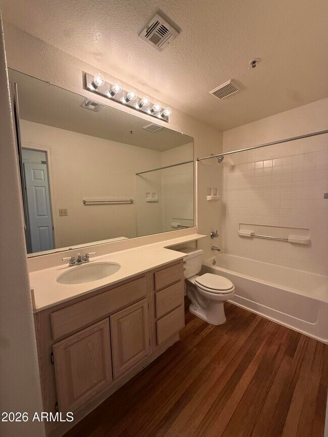 Building Photo - 11375 E Sahuaro Dr