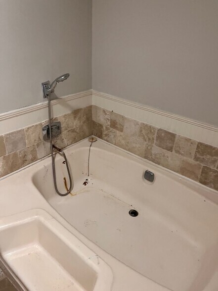 Building Photo - 175 Heritage Farm Ln