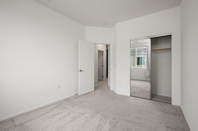 Building Photo - 5495 Seacliff Pl