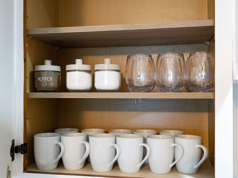 Building Photo - 168 School St