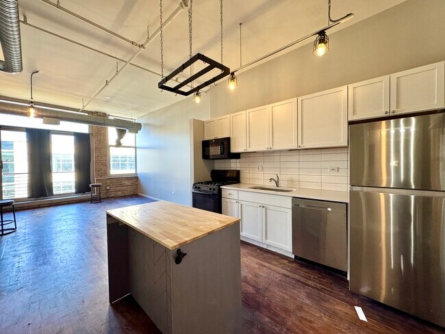 Building Photo - 417 S Jefferson St