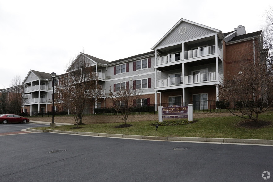 Primary Photo - Salony House - 62+