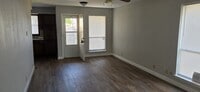 Building Photo - 3300 Gardenview Cir