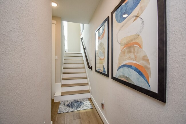 Building Photo - 10914 Brambling Wood Dr