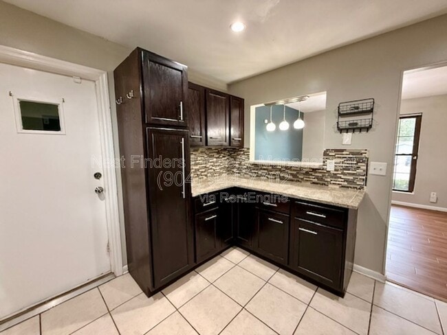 Building Photo - 4023 Grissom Dr