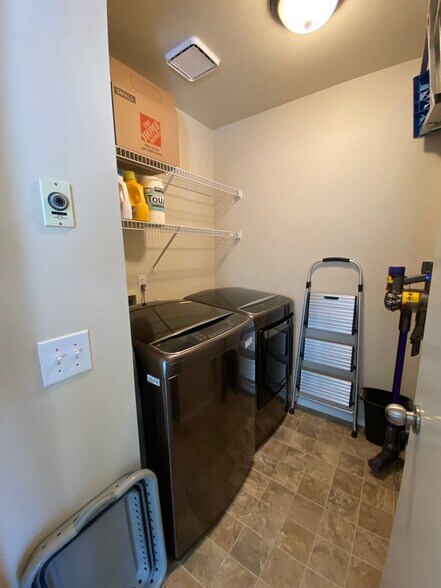 Building Photo - 3378 Northwest Ave