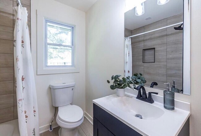 Building Photo - STUNNING RENOVATION! Modern 3BR/2BA Ranch in Sought-After Location!