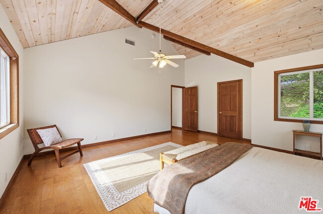 Building Photo - 1671 Happy Trail