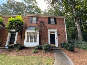 Building Photo - Nice Brick 2/2.5 Townhome in Atlanta- $2,750