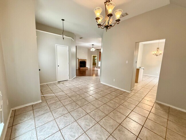 Building Photo - Charming 4-bed/2-bath in Bullard’s Legacy Estates!