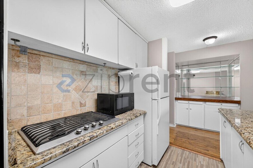 Building Photo - Unit 1717