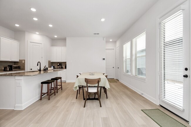 Building Photo - 1538 Park Path Dr