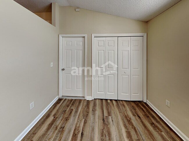 Building Photo - 2570 Blackstone Ct