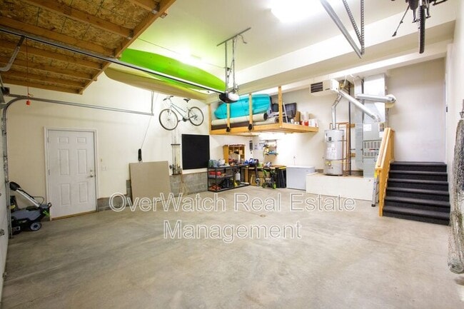 Building Photo - 16439 Mills Park Cir