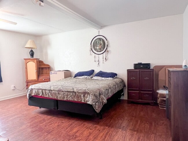 Building Photo - OWN961