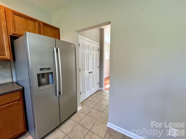 Building Photo - 10311 Dominion Village Dr