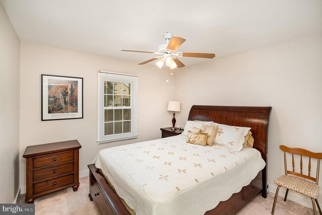 Building Photo - 15425 Beachview Dr