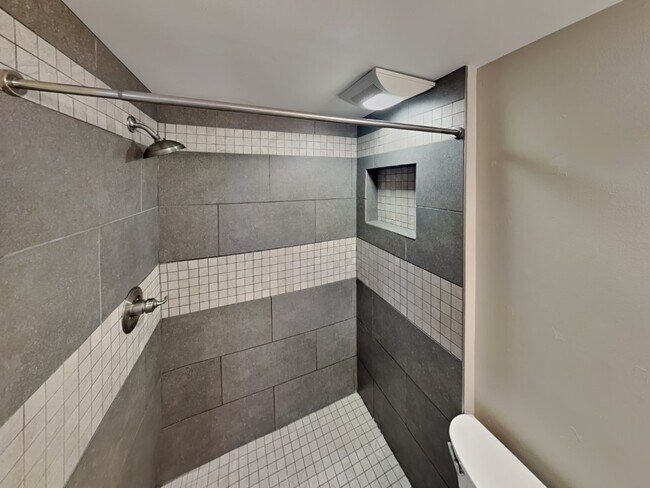 Building Photo - Lantern Square Apartments-A3