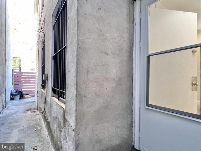 Building Photo - 511 S 15th St