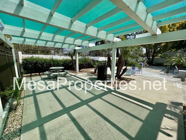 Building Photo - 4342 Ironwood Dr