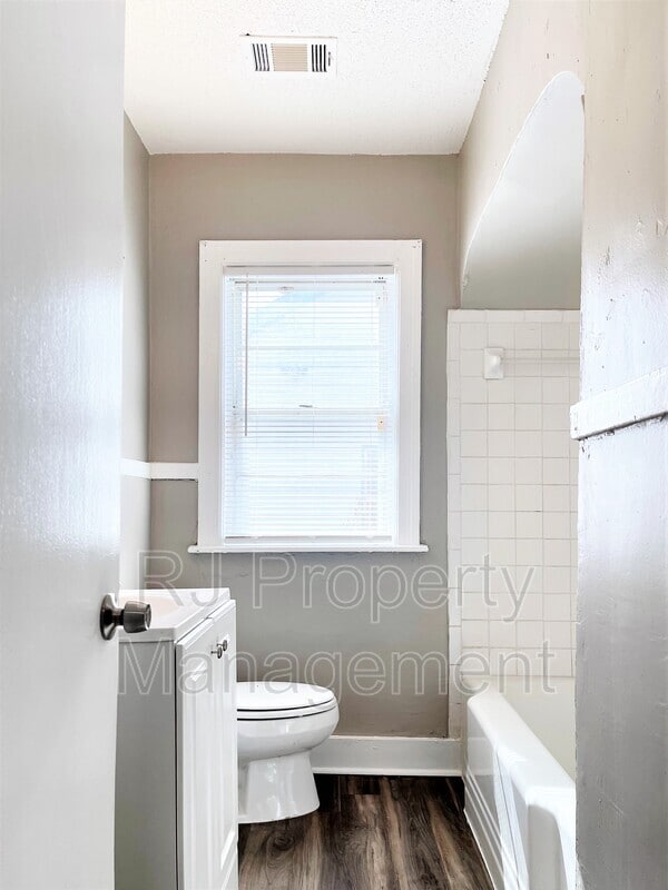 Building Photo - 1639 Shadowlawn Blvd