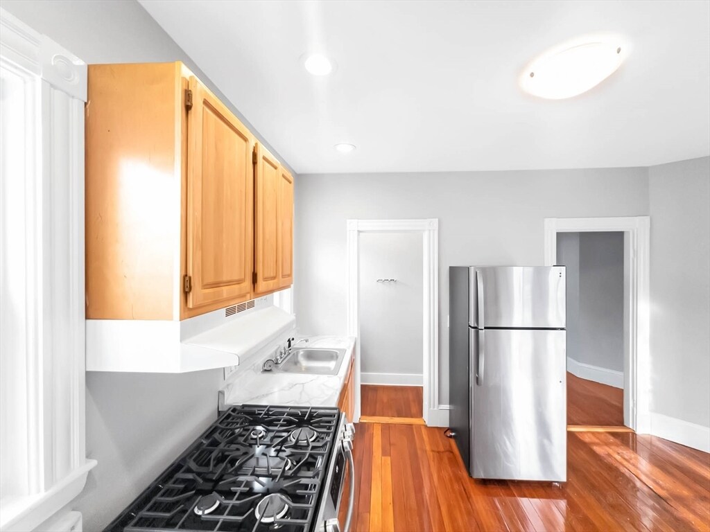 Building Photo - 16 Arcola St