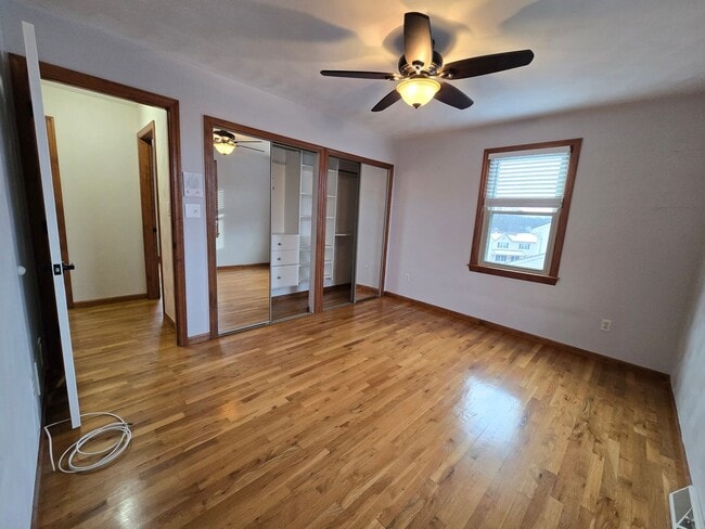 Building Photo - Beautiful Split Entry - 3 Bedroom 2.5 Bathroom in Rustic Ridge Estates