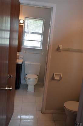 Building Photo - 1223 Redwood Ln