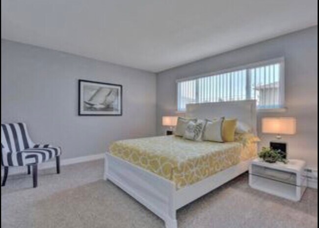 Building Photo - 910 Clinton St