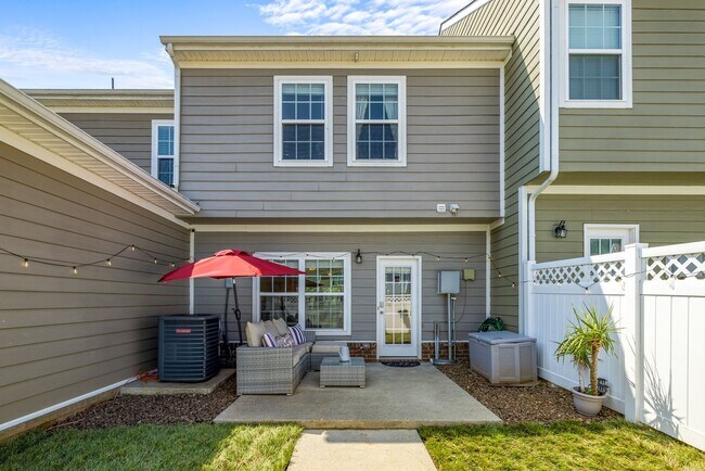 Building Photo - 409 Oldbury Ln