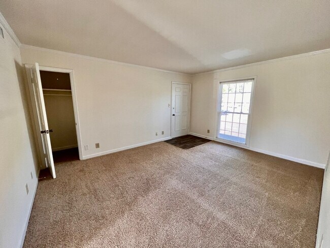 Interior Photo - Elmhurst