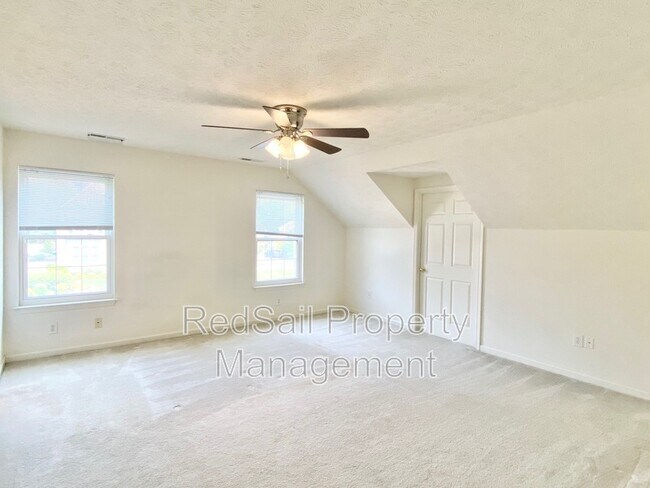 Building Photo - 200 Halles Run