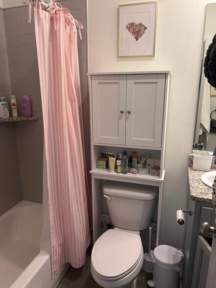 Building Photo - 200 Taylor Cottage Cv