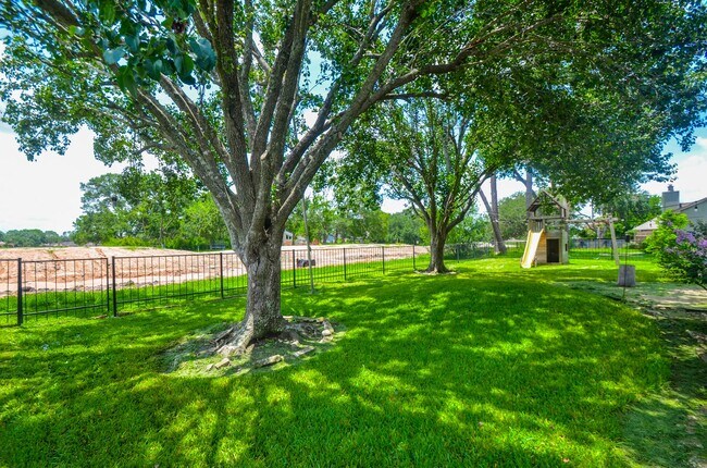 Building Photo - 2103 Winged Foot Dr