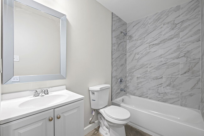 Building Photo - 660 Gilleas Rd