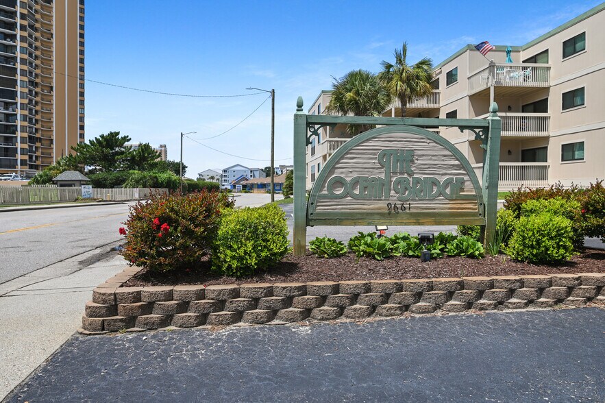 Building Photo - 9661 Shore Dr