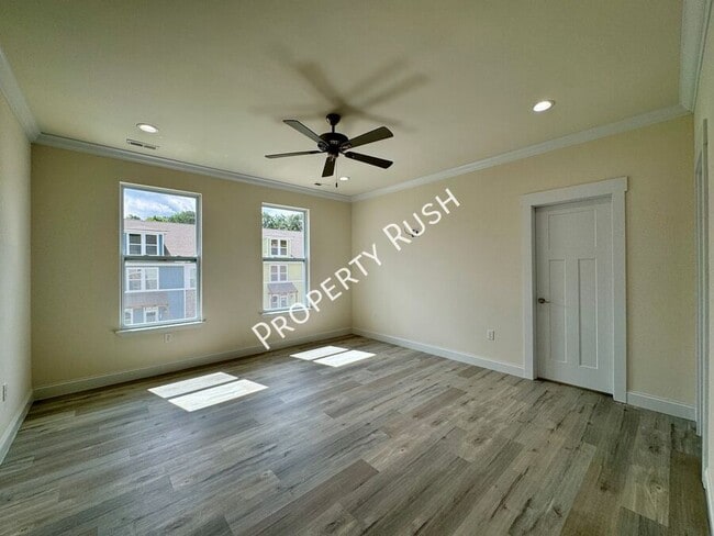 Building Photo - 1916 Cypress Ln