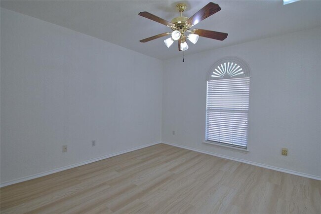 Building Photo - 1401 Haley Gray Dr