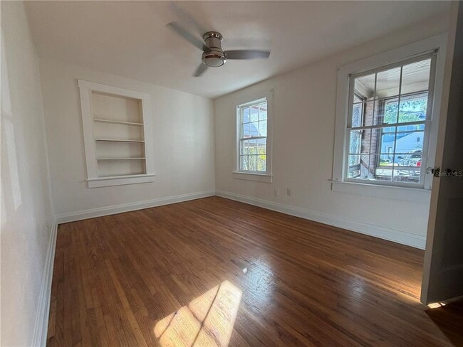 Building Photo - 3813 W De Leon St