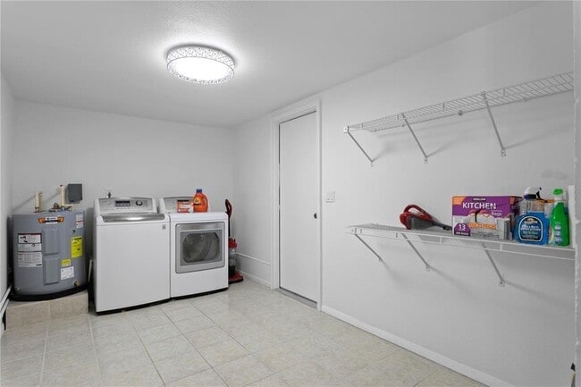 Building Photo - 4815 W San Rafael St