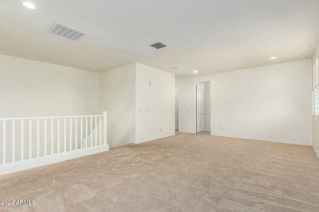 Building Photo - 9567 W Robin Ln