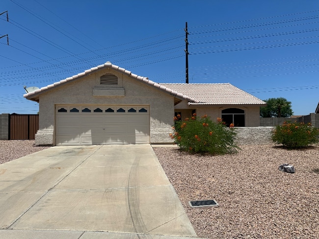 Building Photo - 1060 W Paseo Way