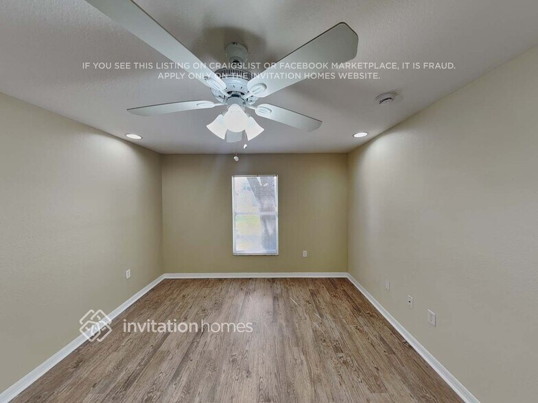 Building Photo - 441 Eagle Dr