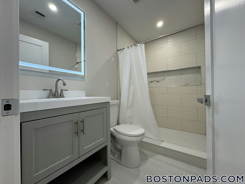 Building Photo - 10 Cawfield St