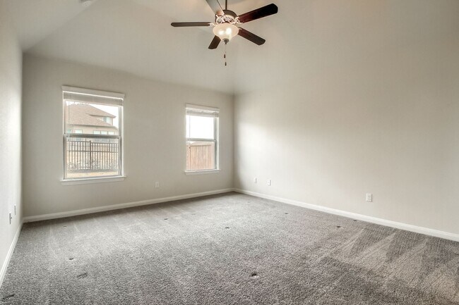 Building Photo - Beautiful 3 bed/2.5 bath, house on corner lot w/ green space in the Teravista community