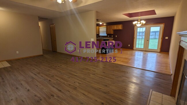 Building Photo - 3 Bedroom, 2 Bathroom House with Fenced Ba...