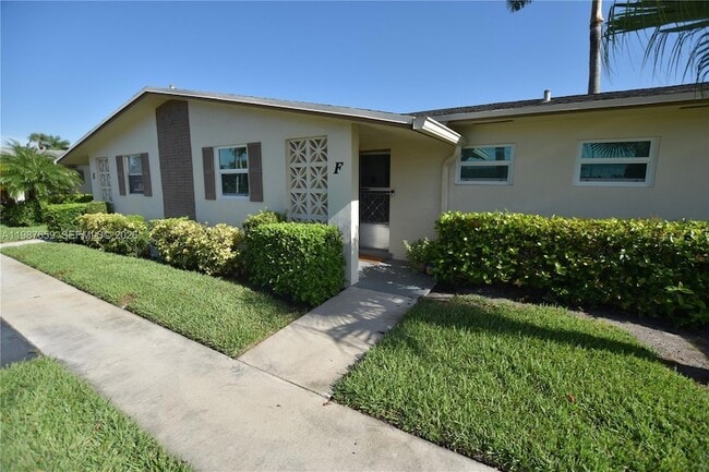 Building Photo - 2572 Emory Dr W