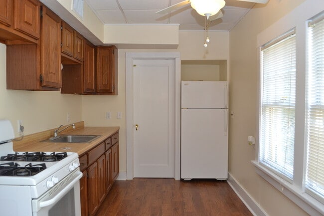 Building Photo - 471 Sicomac Ave